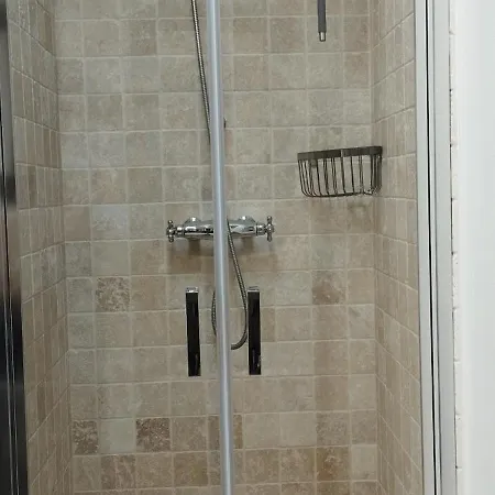 Claire & Co D'hotes Konukevi