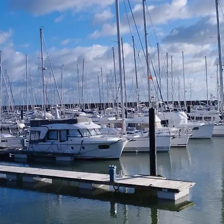 Claire & Co D'hotes Konukevi 3*