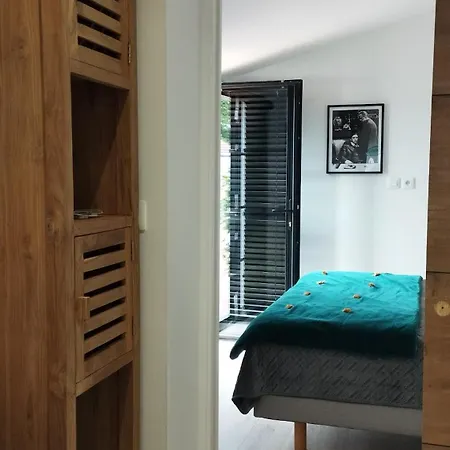 Claire & Co D'hotes بيت ضيافة 3*