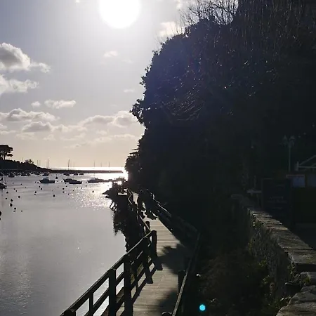 Claire & Co D'hotes بورنيك